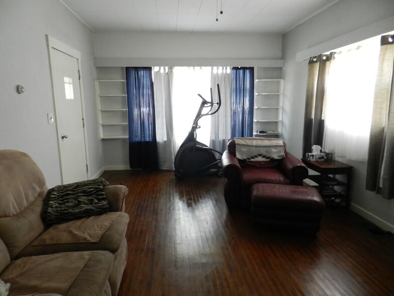 More Photos Of 104 Challis St, Salmon Warehouse For Sale
