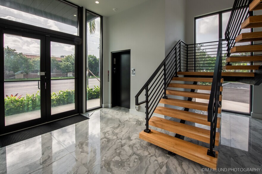 More Photos Of 1985 N Andrews Ave, Wilton Manors Freestanding For Lease