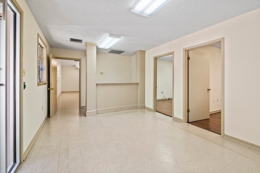 More Photos Of 676 E I 10 Service Rd, Slidell Office For Sale