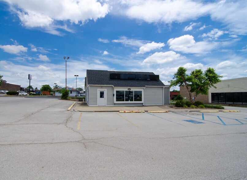 More Photos Of 1525-1555 E New Circle Rd, Lexington Unknown For Lease