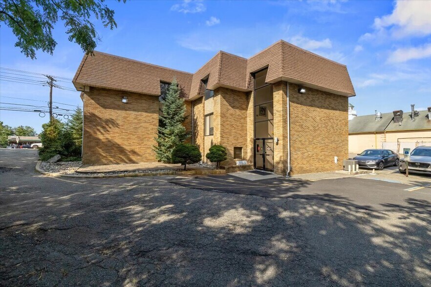 More Photos Of 24 Wyckoff Ave, Waldwick Medical For Sale