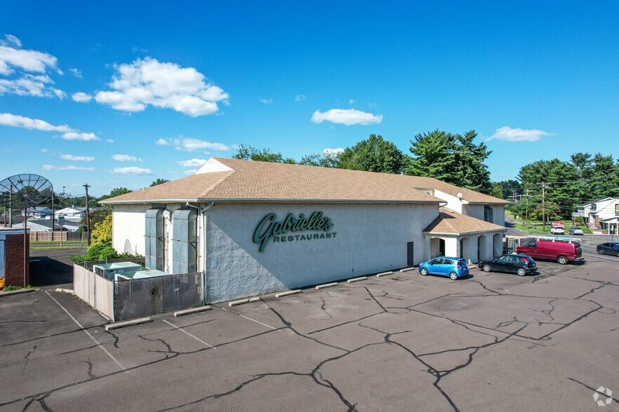 More Photos Of 5301 Bristol Emilie Rd, Levittown Freestanding For Sale