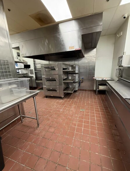 More Photos Of 340 Vin Rambla, El Paso Restaurant For Lease