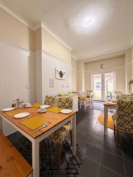 More Photos Of 20-22 Holmfield Rd, Blackpool Hotel For Sale