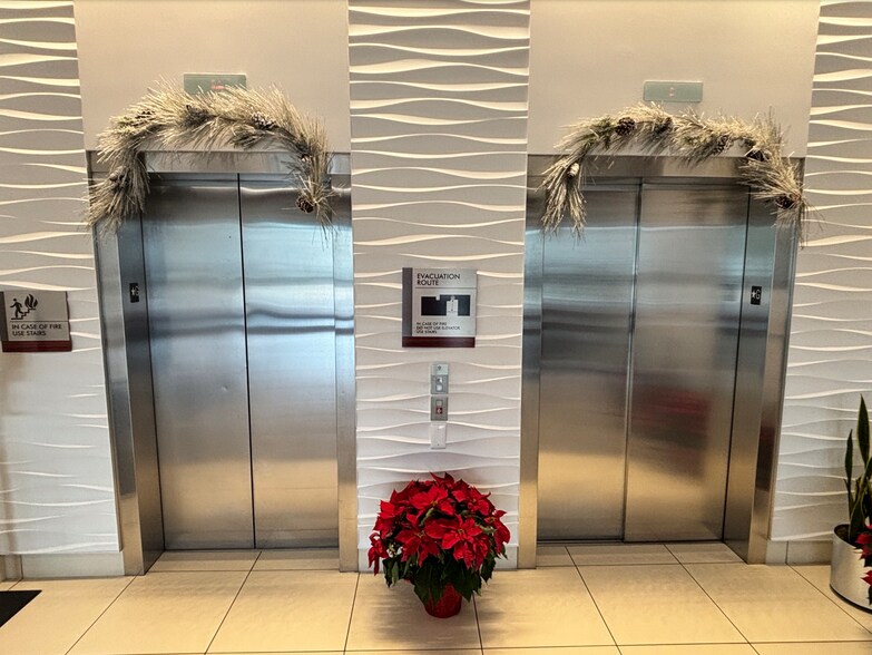 More Photos Of 9230 Katy Fwy, Houston Office For Sale