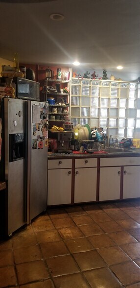 More Photos Of 239 SW Peters St, Atlanta Showroom For Sale