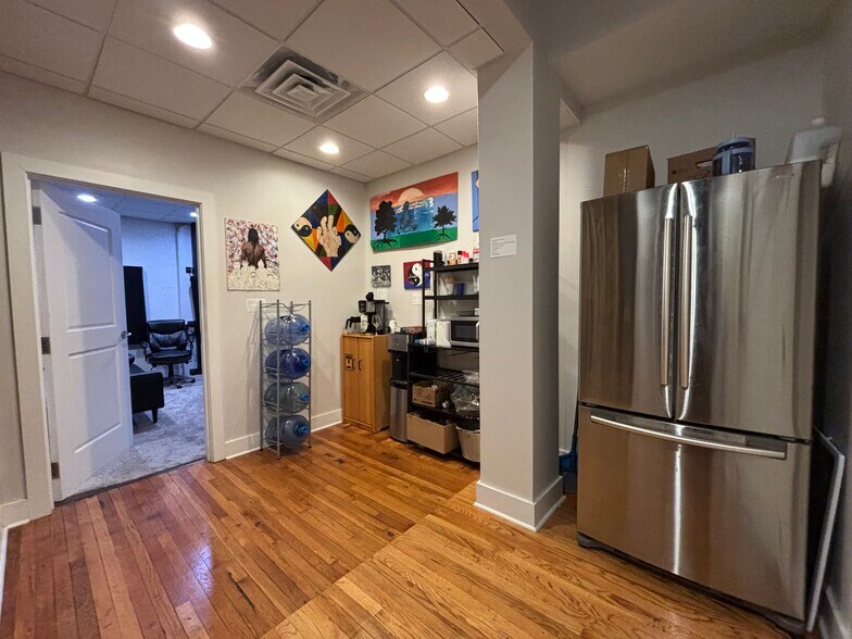 More Photos Of 231 W 4th St, Winston-Salem Office For Lease