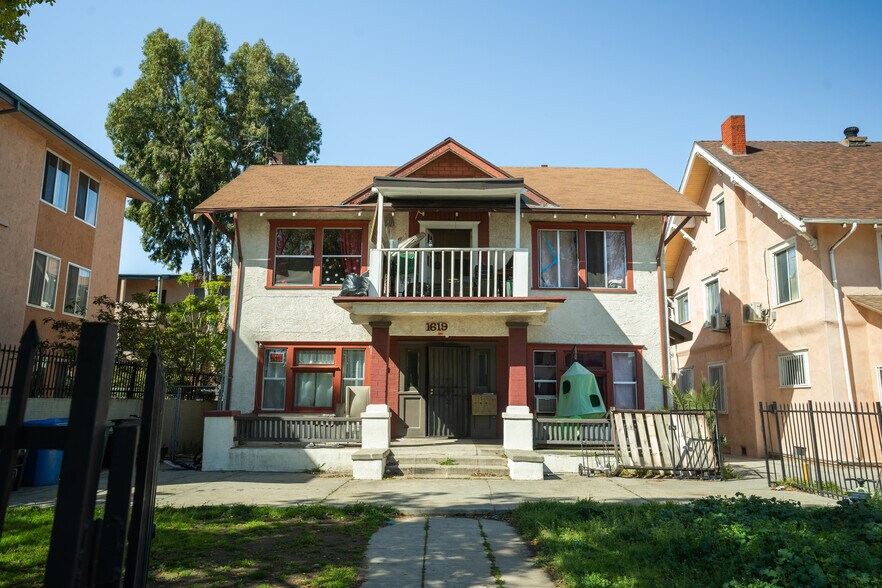 More Photos Of 1619 S St Andrews Pl, Los Angeles Apartments For Sale