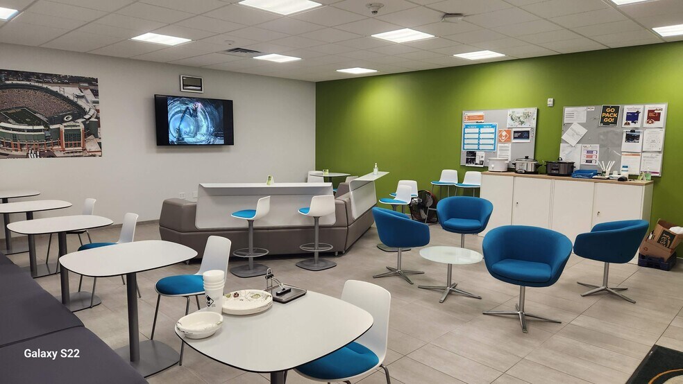 More Photos Of 2985 S Ridge Rd, Green Bay Medical For Lease