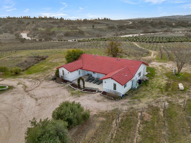 More Photos Of 4295 Union Rd, Paso Robles Winery Vineyard For Sale