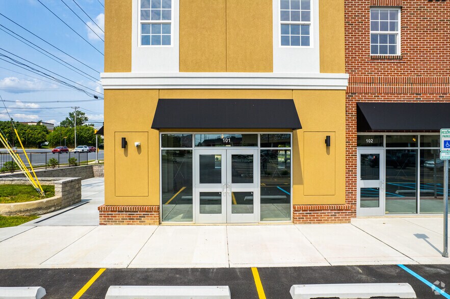 More Photos Of 211 S Main St, Newark Apartments For Lease