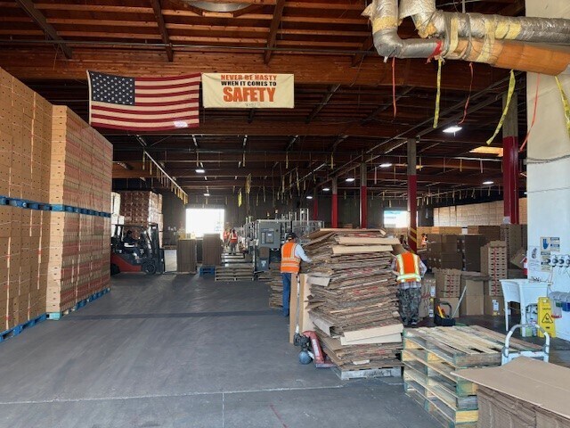 More Photos Of 1115 Mercantile St, Oxnard Manufacturing For Sale