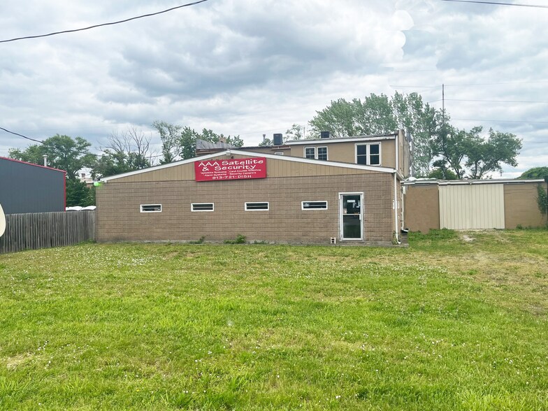 Primary Photo Of 7164 Kaw Dr, Kansas City Warehouse For Sale