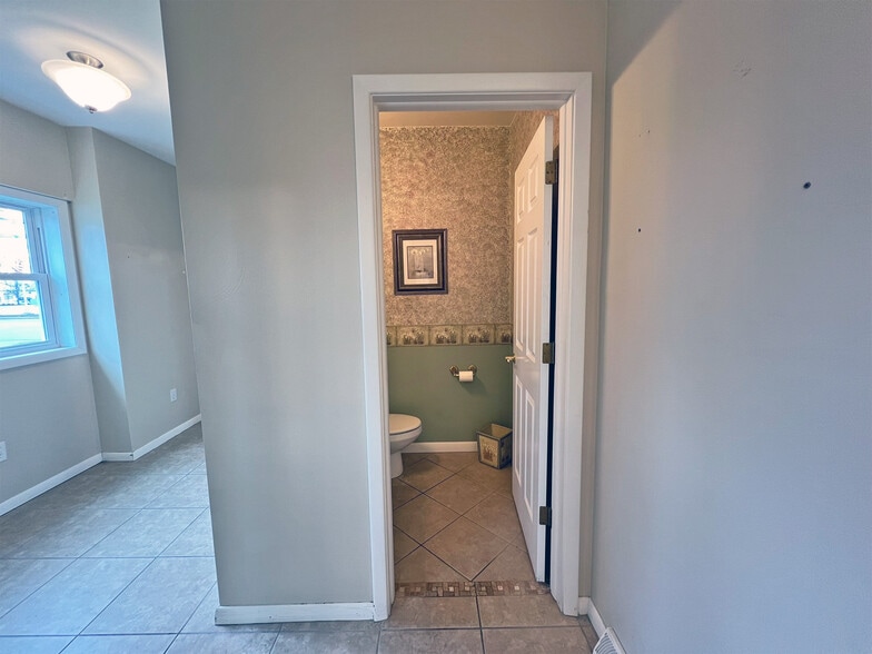 More Photos Of 3567 W 26th St, Erie Freestanding For Sale