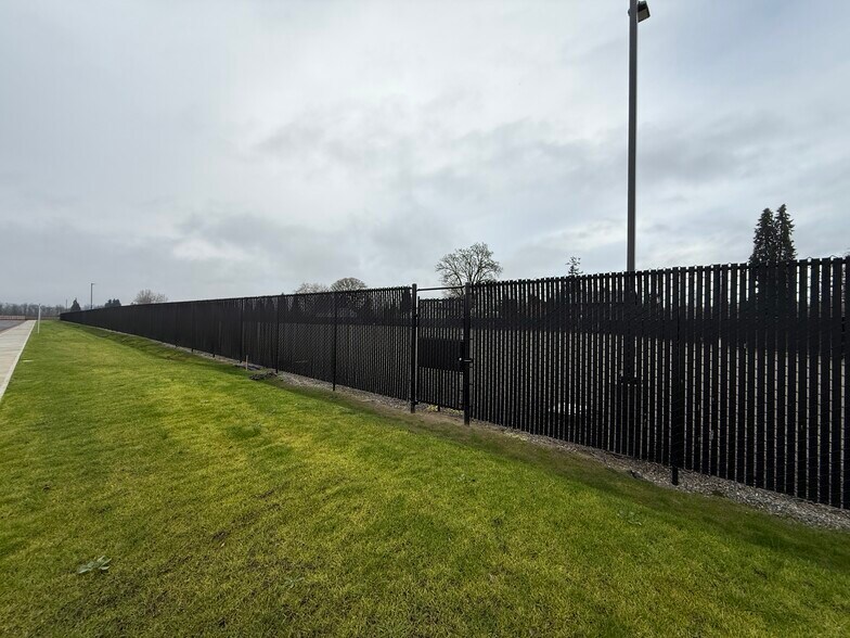 More Photos Of 5555 Windsor Island Rd N, Keizer Land For Lease