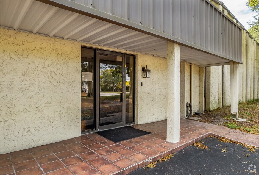 More Photos Of 5250 140th Ave N, Clearwater Manufacturing For Lease