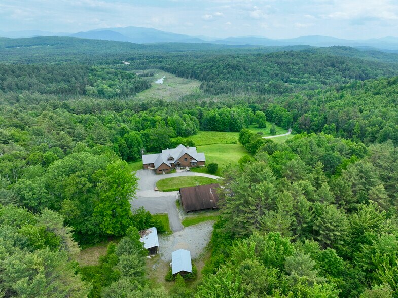 More Photos Of 487 Stevens Pl, Wells River Hospitality For Sale