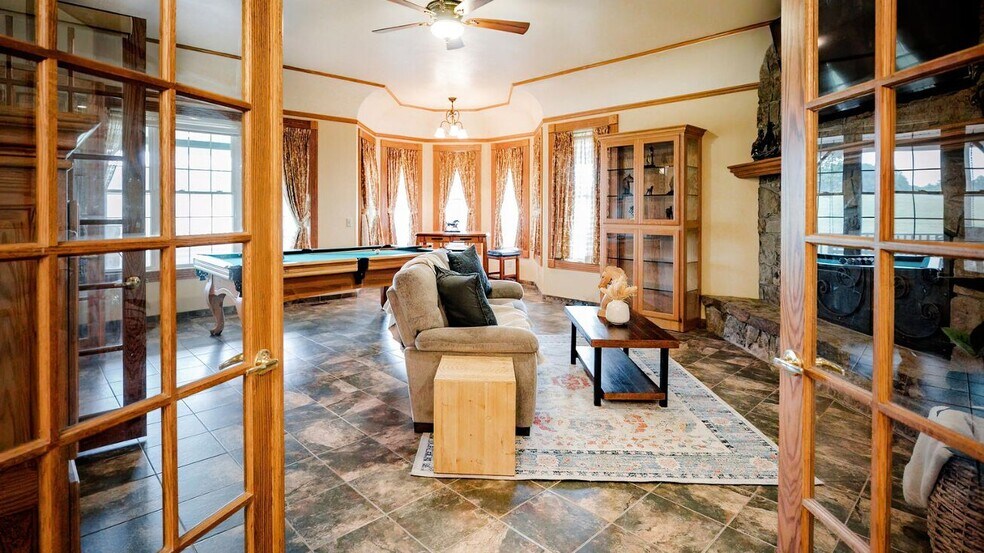 More Photos Of 352 MO-245, Dadeville Horse Stables For Sale
