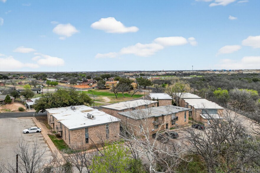 More Photos Of 1707-1717 Greenwood St, San Angelo Apartments For Sale