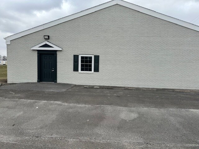 More Photos Of 2356 Harding Hwy, Lima General Retail For Sale