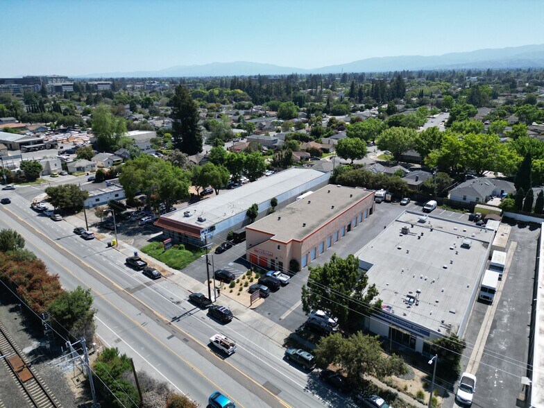 More Photos Of 922 W Evelyn Ave, Sunnyvale Self Storage For Sale