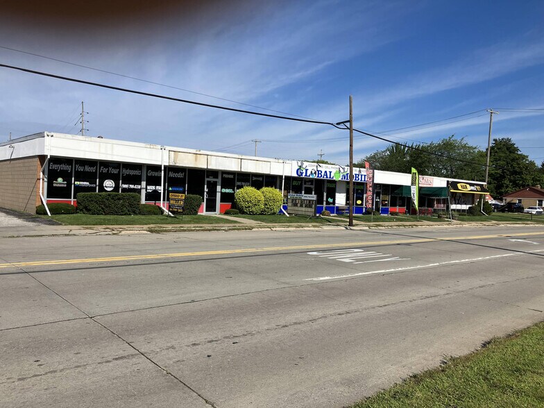 More Photos Of 2133-2141 Warwick St, Saginaw Storefront For Sale
