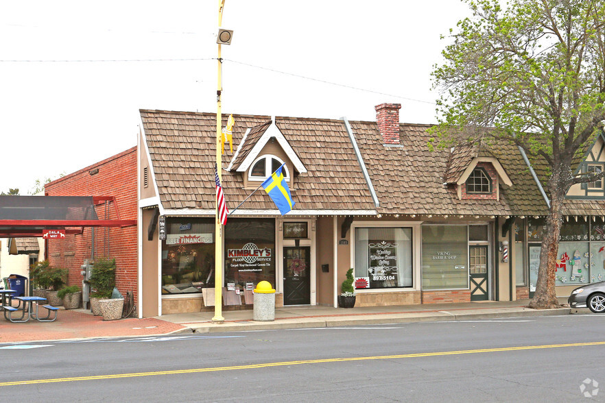 Primary Photo Of 1549-1553 Draper St, Kingsburg Storefront For Sale