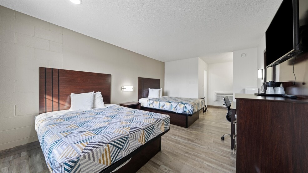 More Photos Of 635 S Highway 395, Hermiston Hotel For Sale