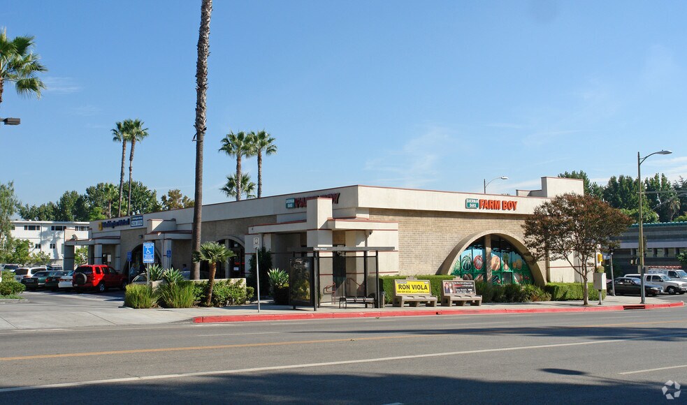 Primary Photo Of 14101-14111 Riverside Dr, Sherman Oaks Bank For Lease