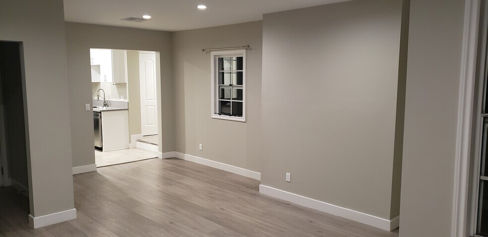 More Photos Of 11346 Santol Dr, Sylmar Apartments For Sale