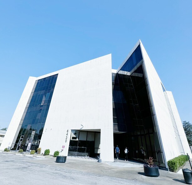 Primary Photo Of 6430 Richmond Ave, Houston Office Residential For Lease