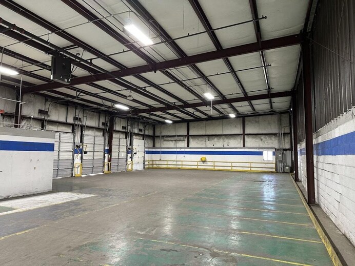 More Photos Of 133 Scanlan St, Newton Distribution For Lease