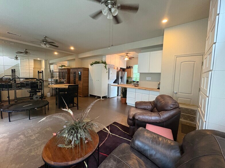 More Photos Of 6529 Asher Rd, Alvarado Specialty For Sale