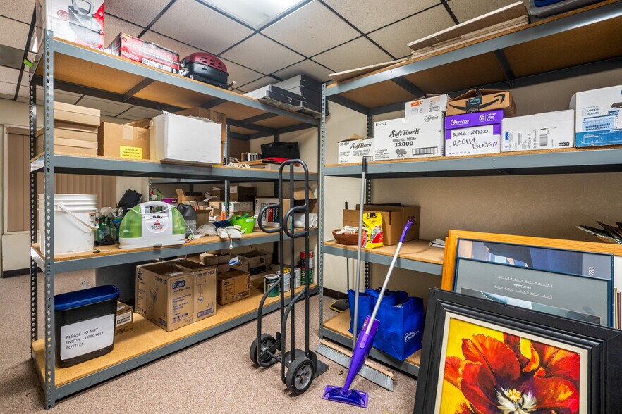 More Photos Of 760 S Stapley Dr, Mesa Office For Sale