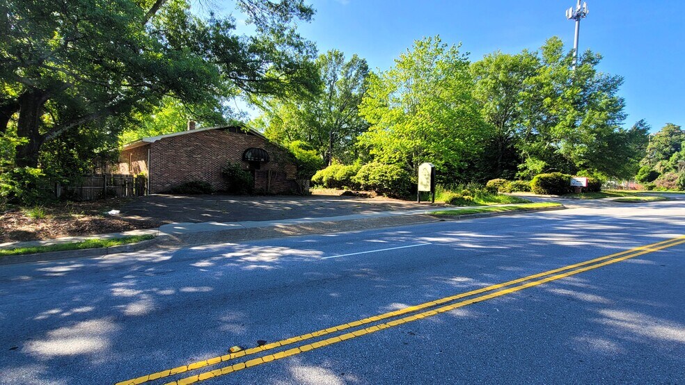 More Photos Of 101 Chapman St, Greenville Office For Sale