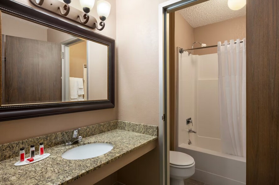More Photos Of 2611 Old Red Trl NW, Mandan Hotel For Sale