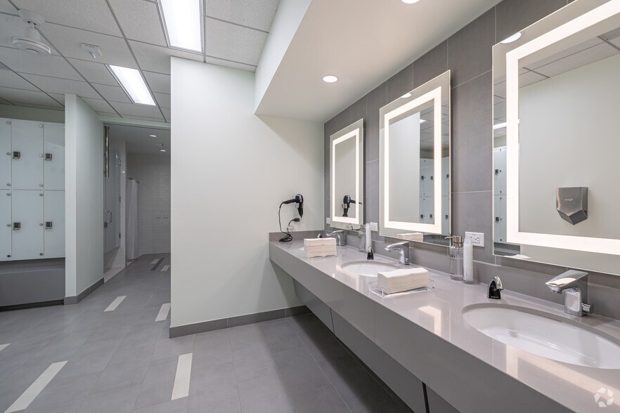 More Photos Of 1000 Main St, Houston Office For Lease