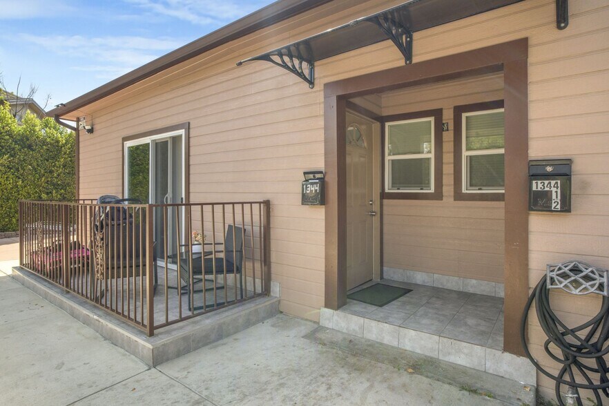 More Photos Of 1344 E Broadway, Glendale Apartments For Sale