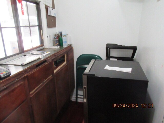 More Photos Of 424 Highway 65 Bus, Clinton Hospitality For Sale