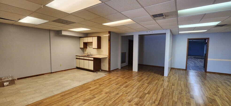More Photos Of 935 Horicon St, Mayville Freestanding For Lease