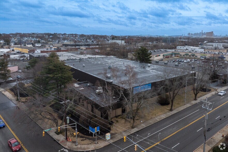 More Photos Of 180 Charles St, Malden Distribution For Lease