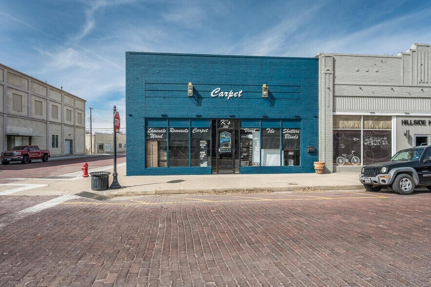 Primary Photo Of 322 Denrock Ave, Dalhart General Retail For Sale