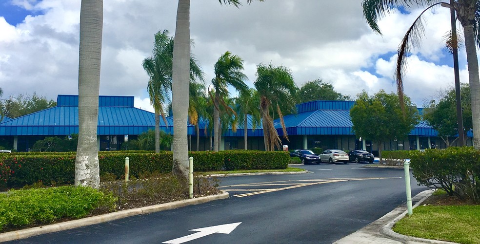 More Photos Of 5100 W Copans Rd, Margate Office For Lease