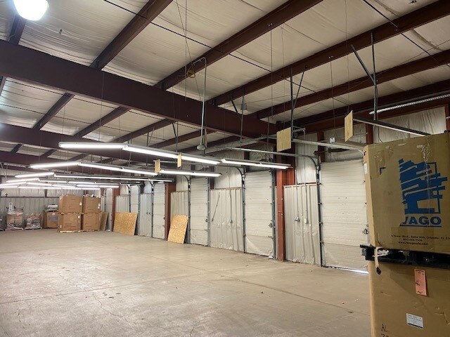 More Photos Of 4 Champeney Ter, Rochester Warehouse For Lease