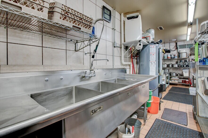 More Photos Of 868 County Line Rd NE, Resaca Convenience Store For Sale