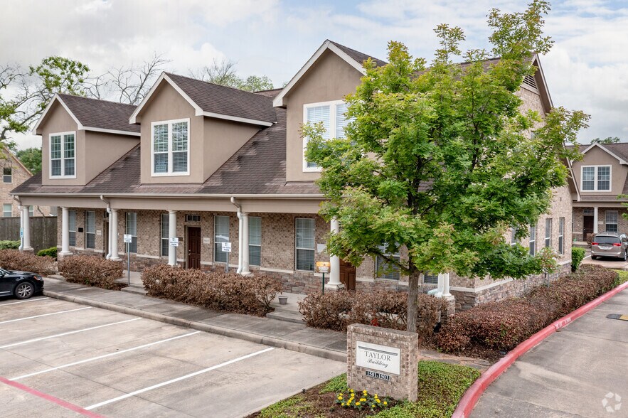Primary Photo Of 25511 Budde Rd, The Woodlands Office For Sale