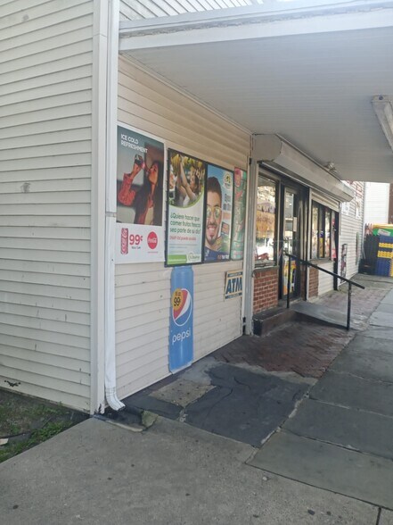 More Photos Of 17 Spring St, Trenton General Retail For Sale