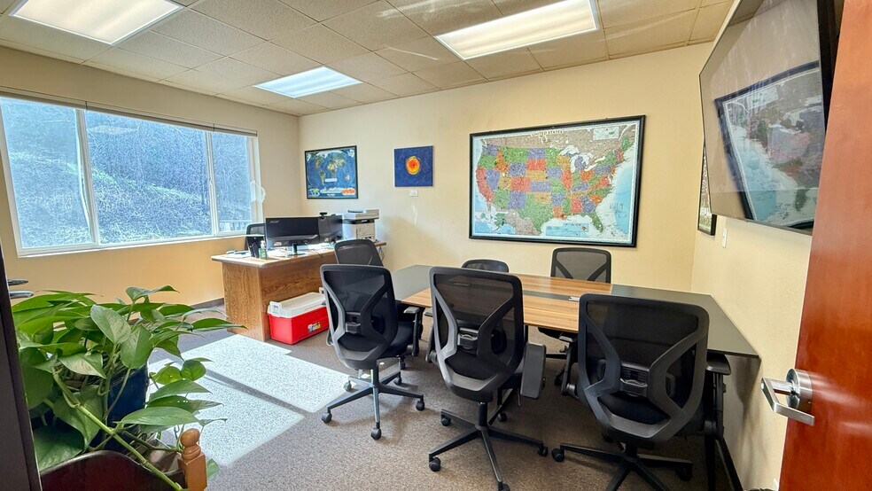 More Photos Of 4481 N Dresden Pl, Garden City Office For Sale