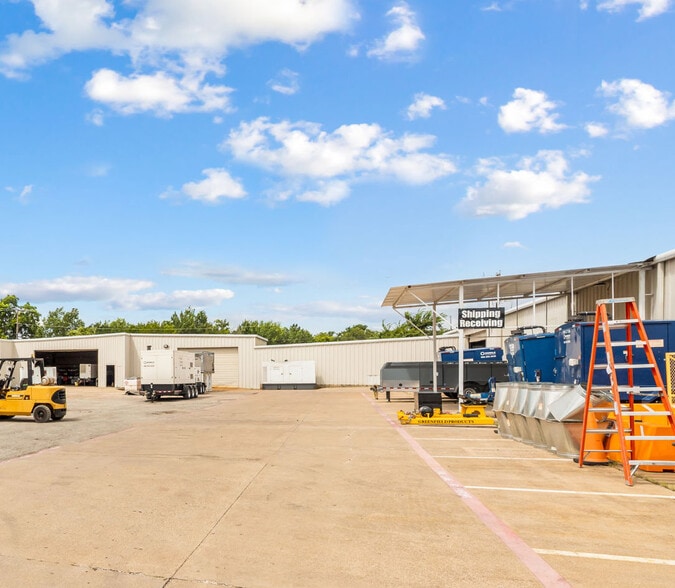More Photos Of 1210 Metro Park Blvd, Lewisville Distribution For Sale