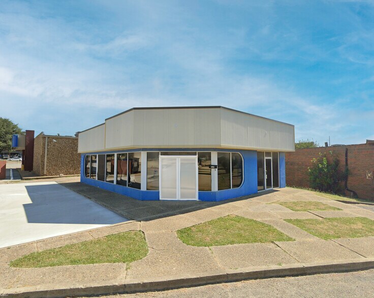 Primary Photo Of 3314 W Camp Wisdom Rd, Dallas Freestanding For Lease